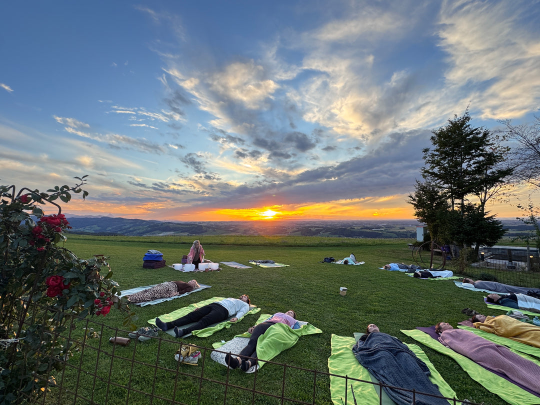 Sonnenuntergangs- Yoga und Sound Healing am Freitag, 04.09. um 18.00 Uhr