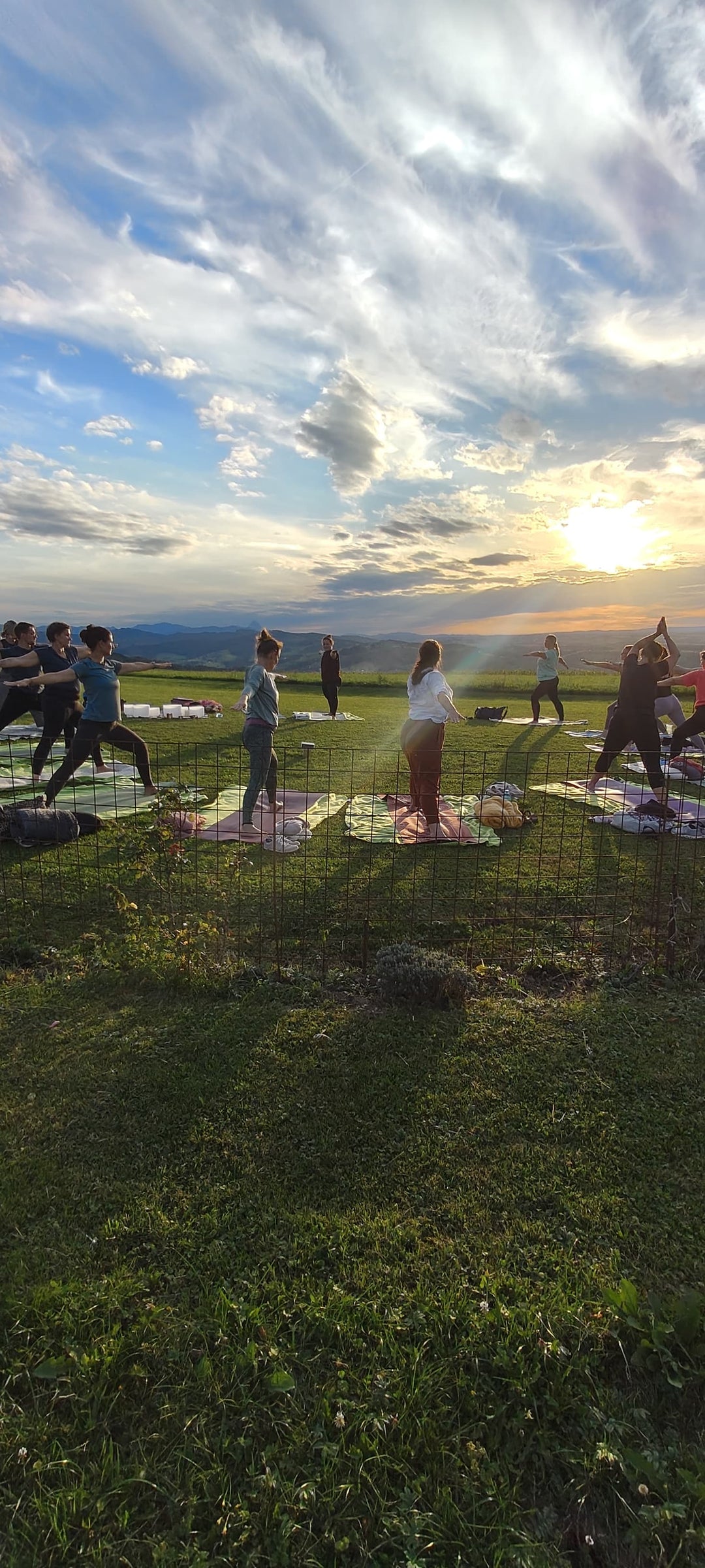 Sonnenuntergangs- Yoga und Sound Healing am Freitag, 04.09. um 18.00 Uhr