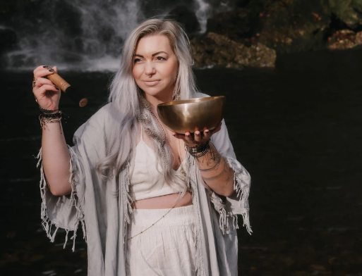 Sonnenuntergangs- Yoga und Sound Healing am Freitag, 28.08. um 18.45 Uhr
